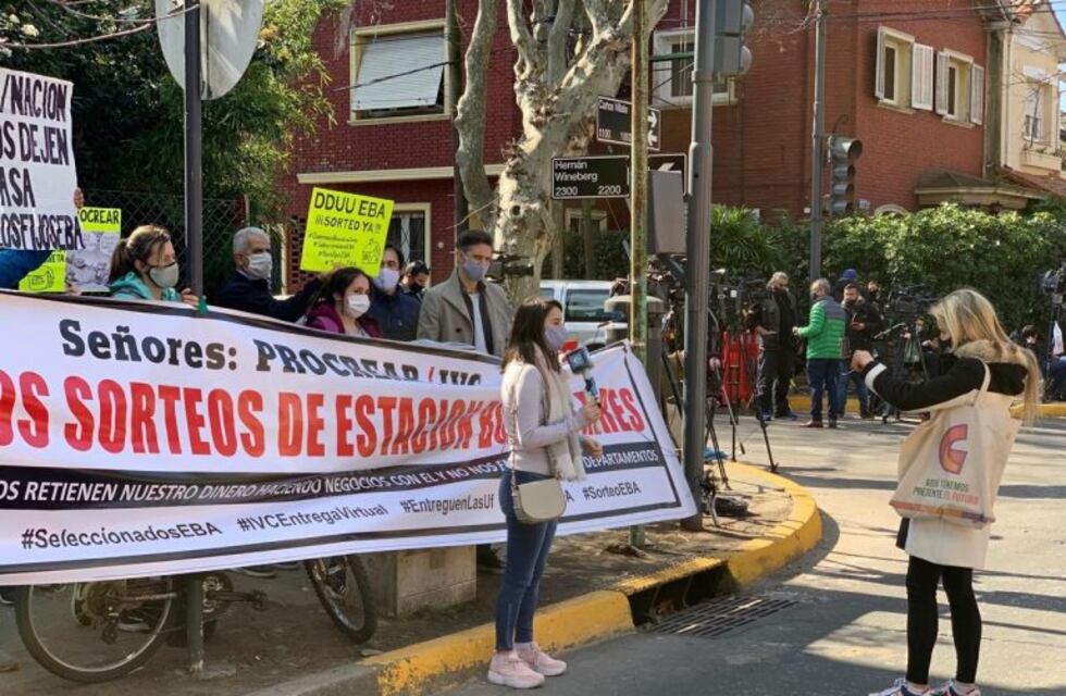 Se registraron protestas frente a la Quinta de Olivos antes del anuncio de Alberto Fernández