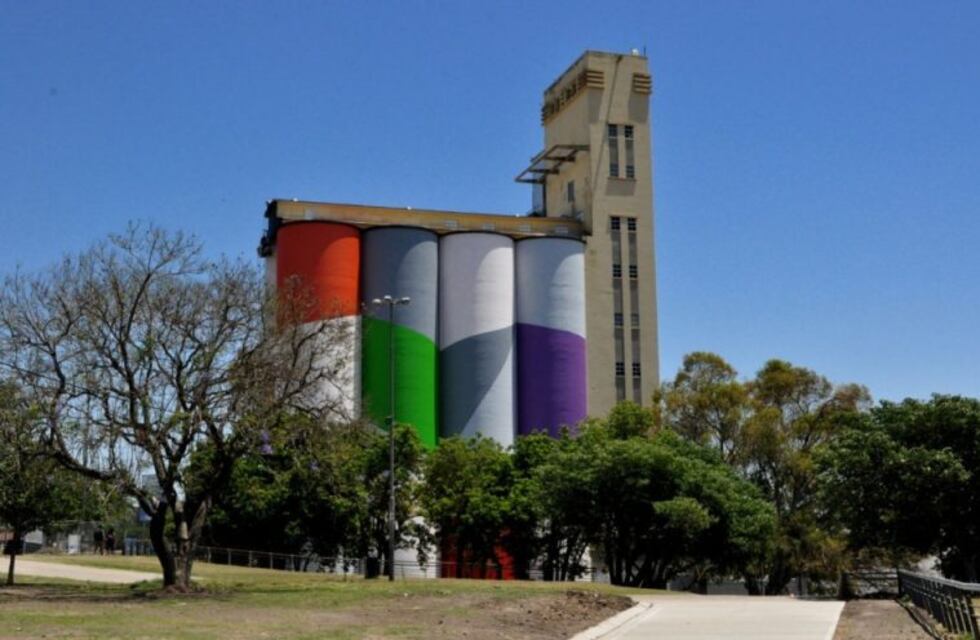 Evalúan qué hacer con la obra del artista plástico denunciado por acoso