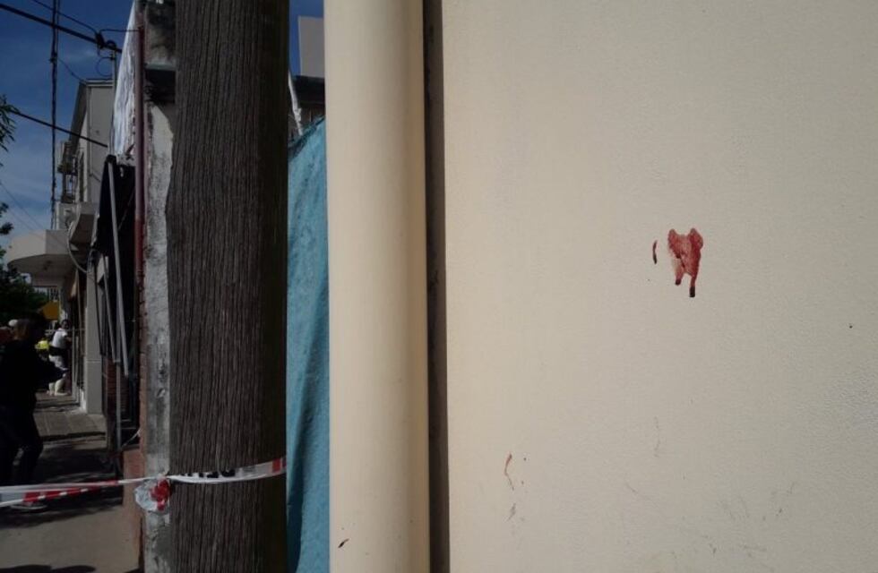 Un carnicero, su hija y un presunto ladrón terminaron heridos tras un violento asalto