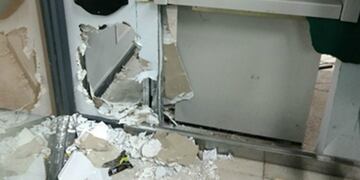 Asu00ed quedu00f3 el espacio del cajero automu00e1tico que quiso ser robado en Villa Nueva\u002E