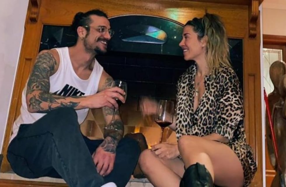 El pícaro comentario de Daniel Osvaldo ante una mano indiscreta de Jimena Barón