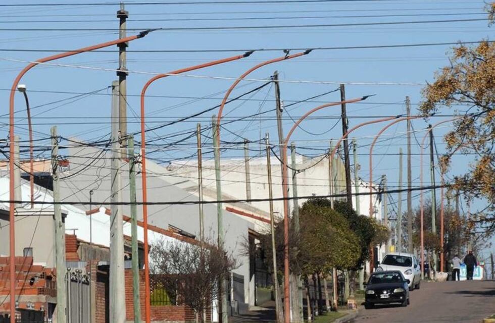 Punta Alta: comenzaron a colocar nuevas luminarias LED en las avenidas