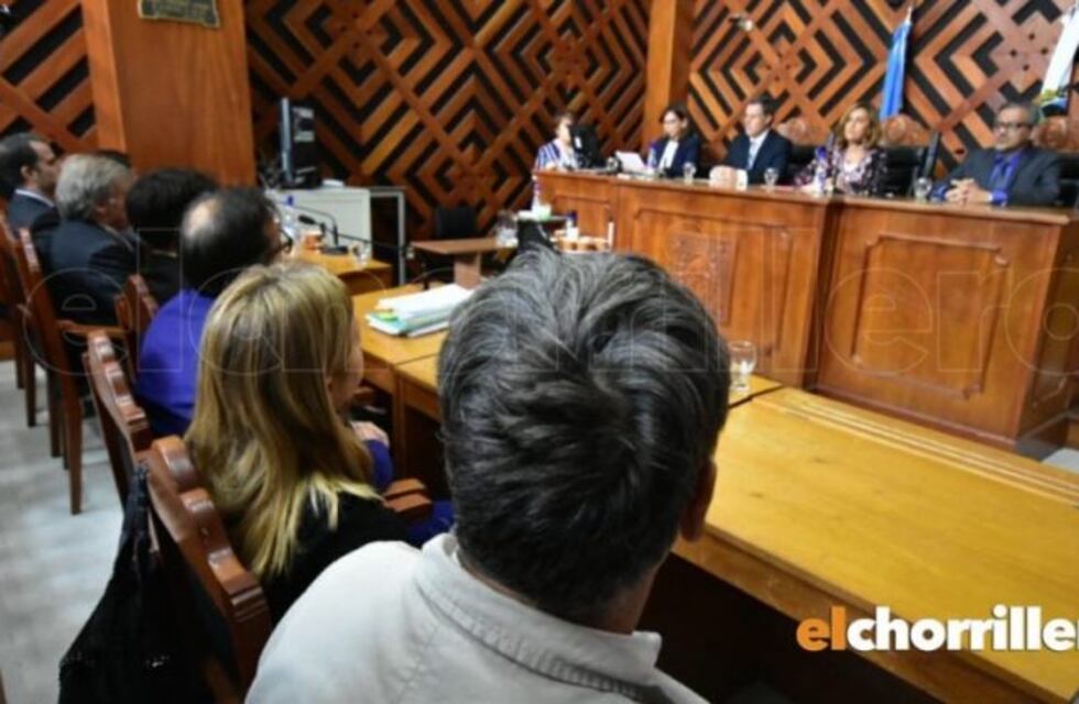 Condenan a 10 años de prisión a una abogado que violó a su hija en San Luis