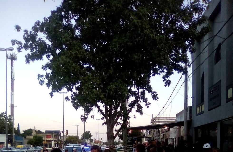 Un ex policía frustró un violento intento de asalto a una distribuidora de zona oeste