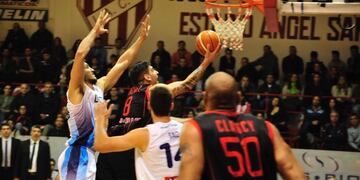 A la Gloria le costó encontrarle la vuelta a los correntinos\u002E