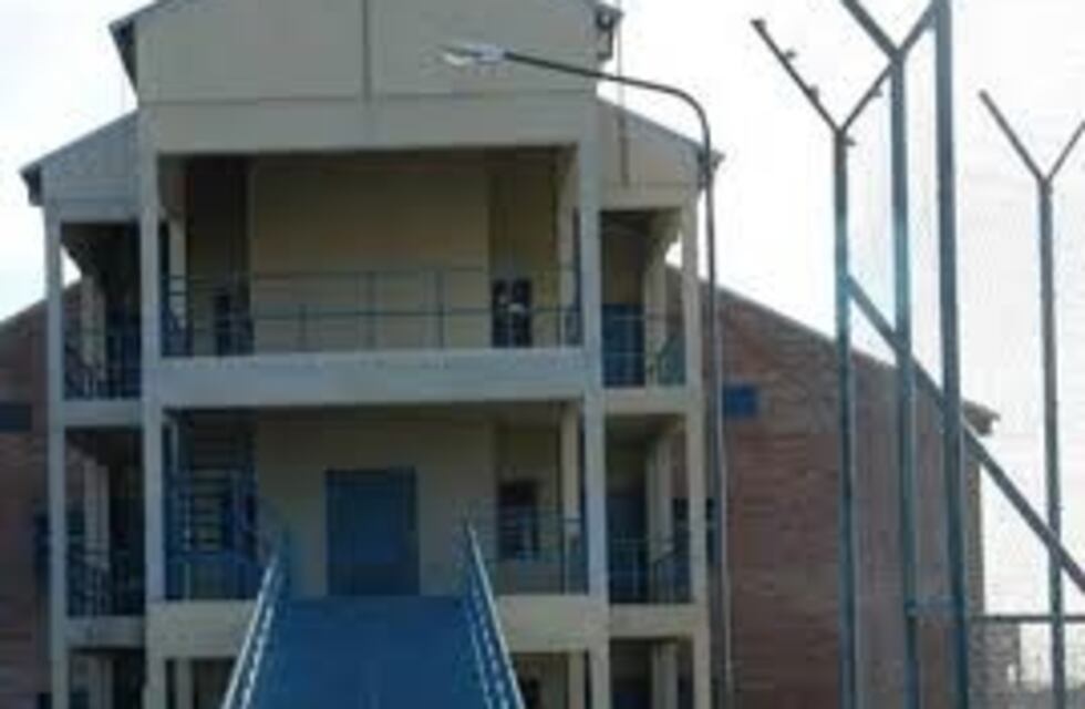 Internos del Penal N°1 de Viedma hicieron un motín para pedir el regreso de las visitas