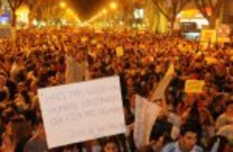 El Gobierno y la organizaciones sociales van por el bono de fin de año