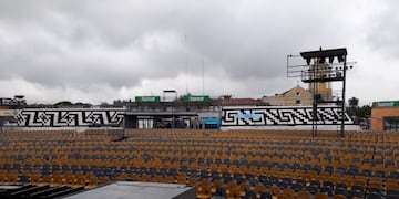 Detalle de las plateas de la Plaza Próspero Molina, Cosquín