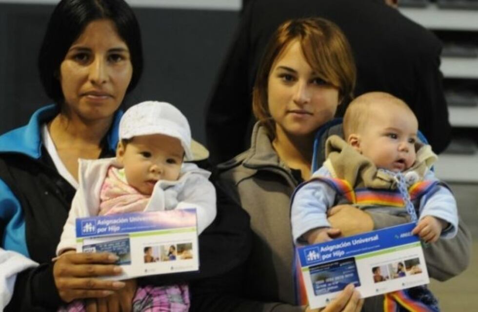 Se cae un mito: el 80% de los titulares de la AUH no tienen más de dos hijos