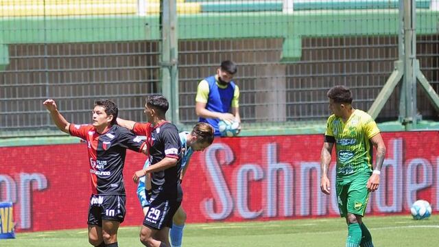 Colón estrenará camiseta el lunes ante Central Córdoba