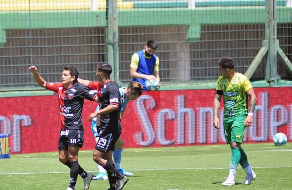 Colón estrenará camiseta el lunes ante Central Córdoba