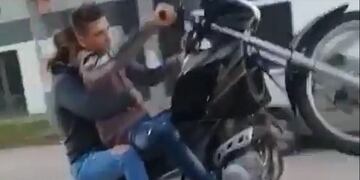 Jóvenes haciendo picadas y willis\u002E