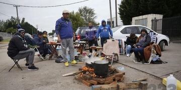 Trabajadores de un frigorífico de Mar del Plata levantaron un acampe en el Parque Industrial (Foto: 0223)