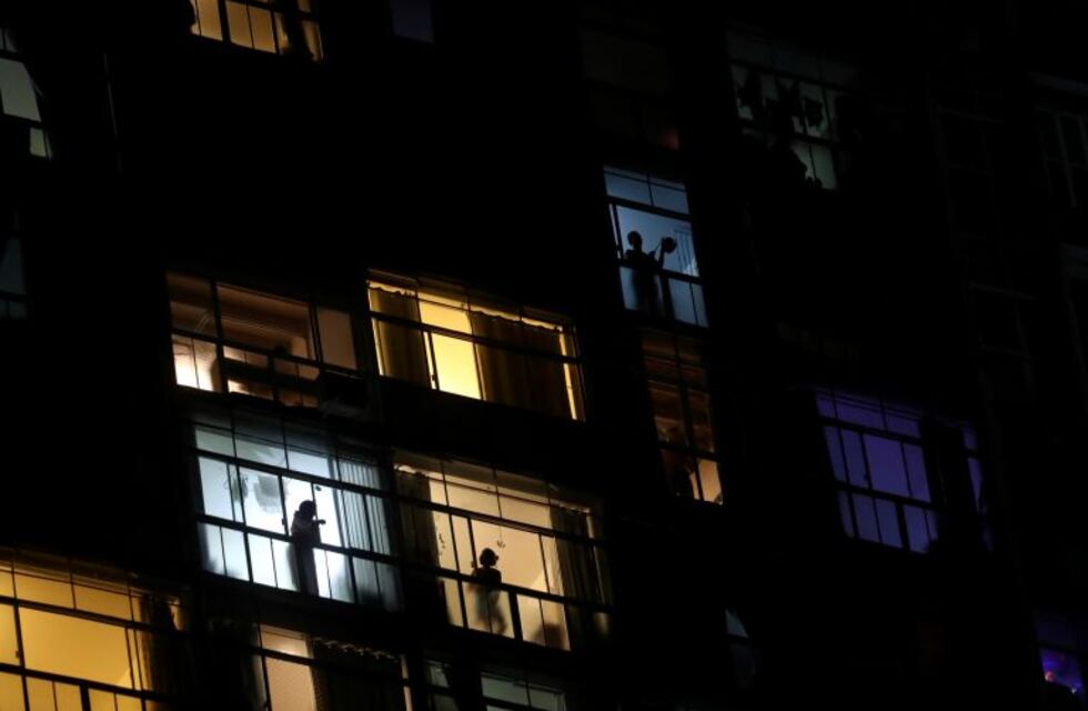 Coronavirus: hubo cacerolazos en contra de otorgar prisiones domiciliarias a presos