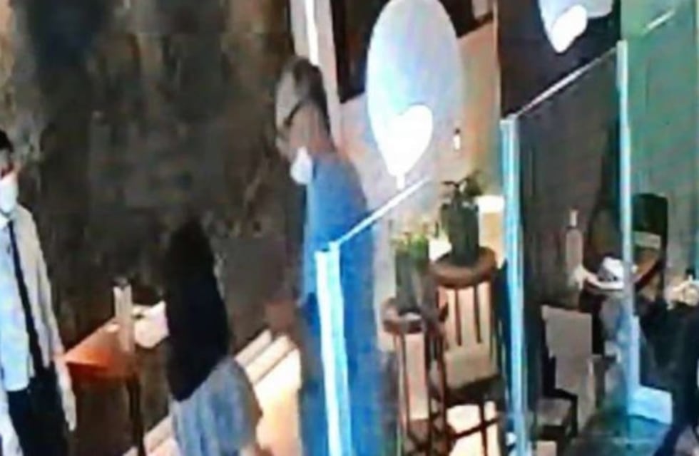 Fingió ser médico para sacar a su esposa del hotel donde cumplía la cuarentena obligatoria