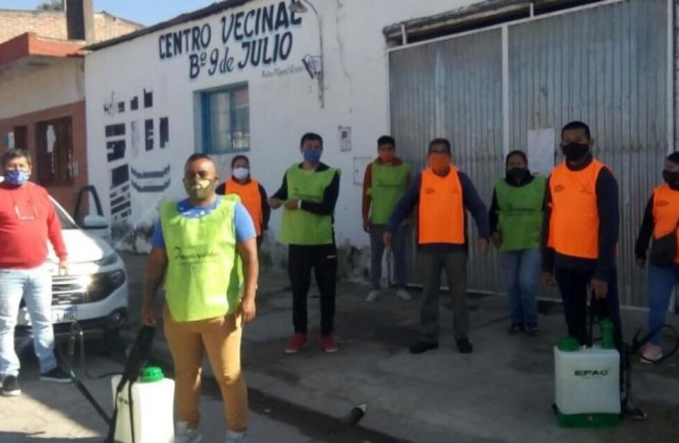 Vecinos se involucran en operativos de desinfección y concientización