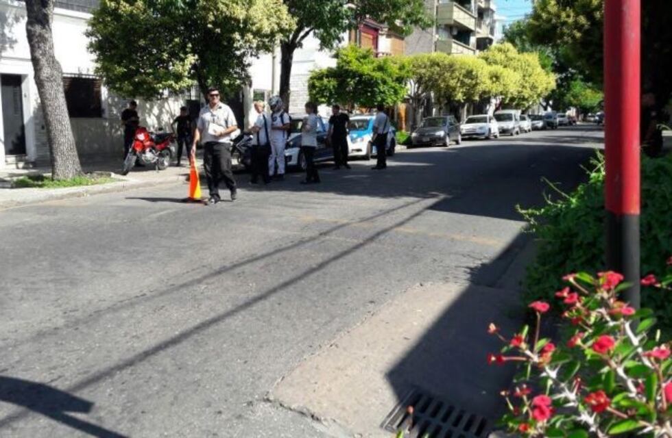 Para que no le remitan la moto al corralón huyó dejando a su pareja embarazada