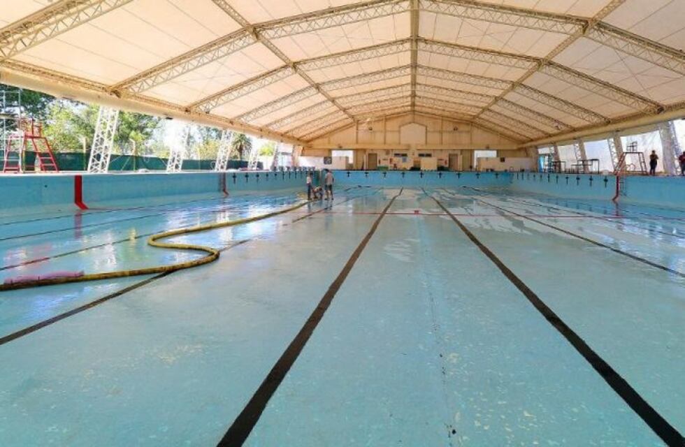 Refacciones en la pileta del Parque Municipal