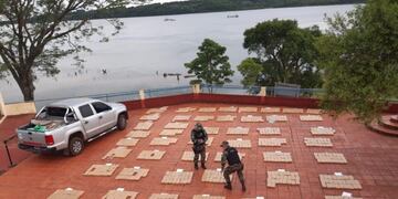 Marihuana incautada en un gran operativo en Santa Ana, sobre el río Paraná\u002E (Prefectura)