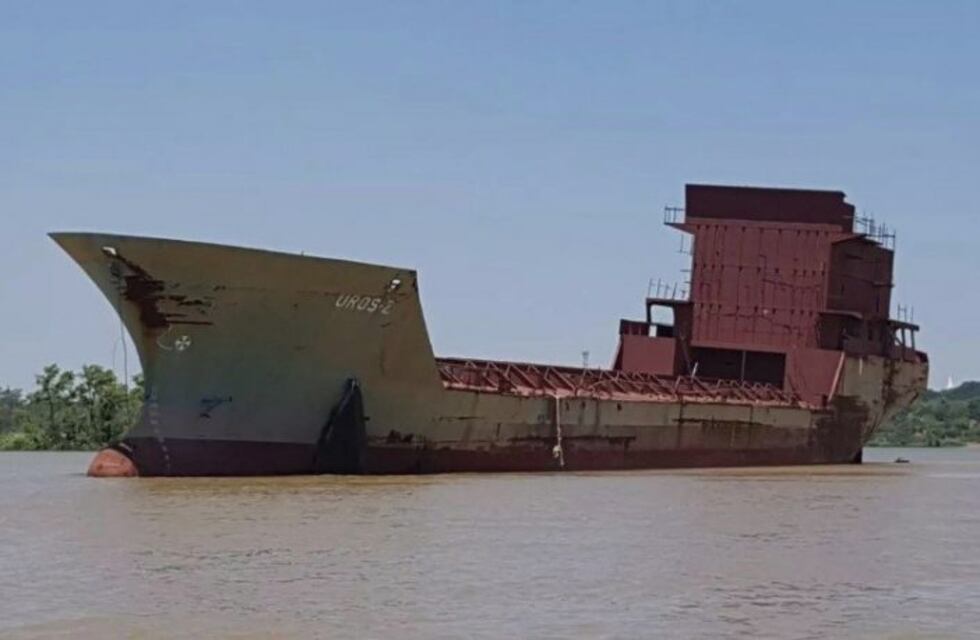 Conmoción por un barco fantasma en el río Paraná