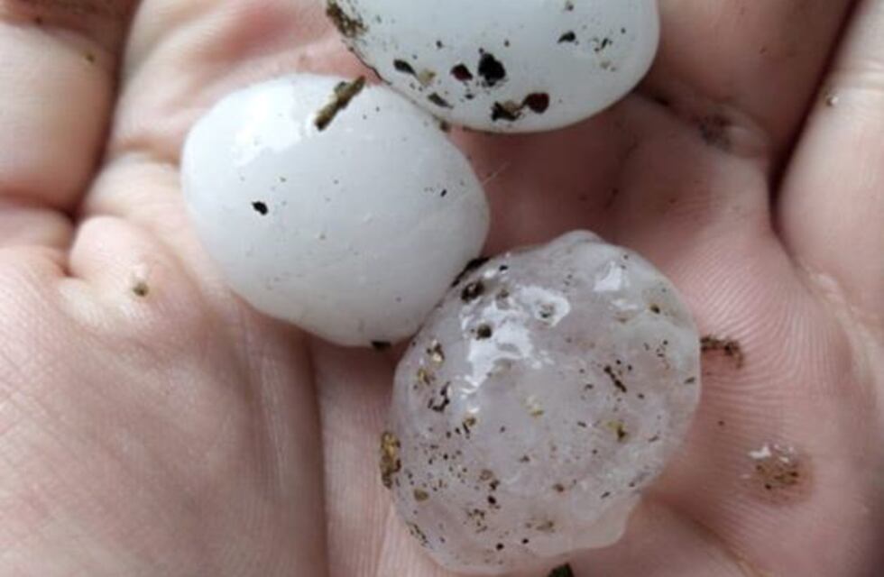 Tormenta y tremenda caída de granizo en La Cumbre