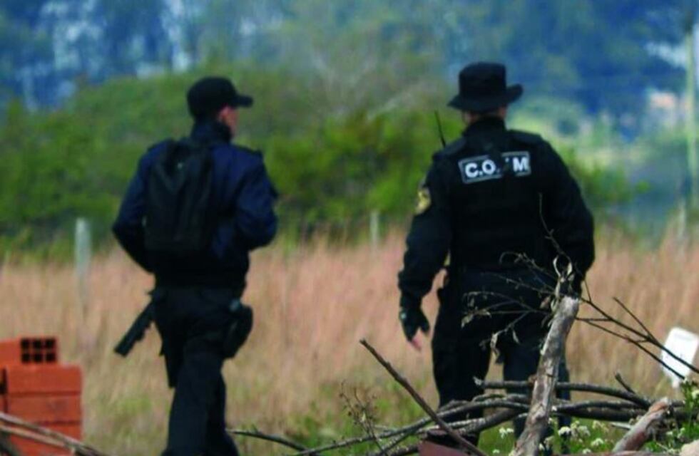 La Policía busca a un hombre acusado de abusar de su hijastra de 12 años