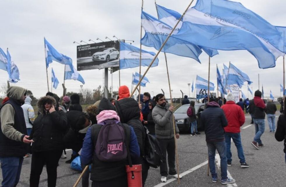 Nueva protesta de despedidos de una empresa contratista de General Motors