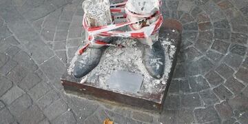 Horacio Ferrer estatua