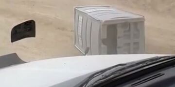 Se quedó encerrado en un baño químico\u002E