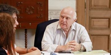 Lifschitz volviu00f3 a reunirse con el Comitu00e9 de Emergencia para relevar las zonas mu00e1s afectadas por el agua.