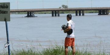 Dos rescatistas se tiraron al cauce del Río Dulce y salvaron a los dos menores que se estaban ahogando\u002E