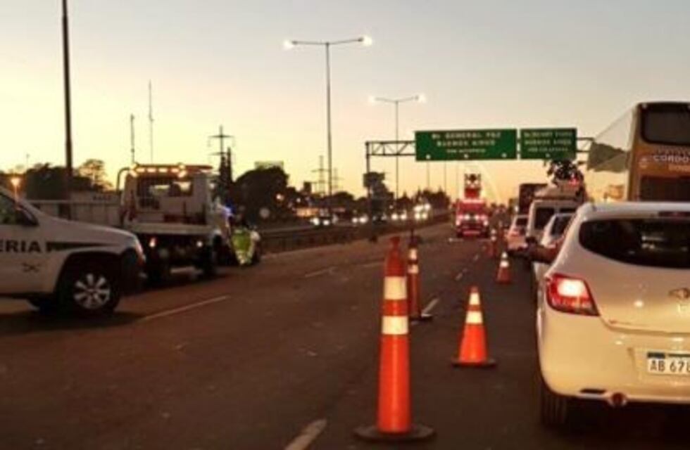 Choque fatal en Panamericana entre un camión y una moto: un muerto