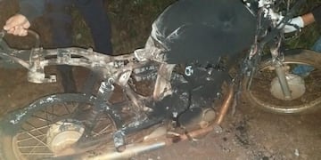Fallecieron luego de que su motocicleta se enganchara a un cable de alta tensión\u002E El Soberbio\u002E