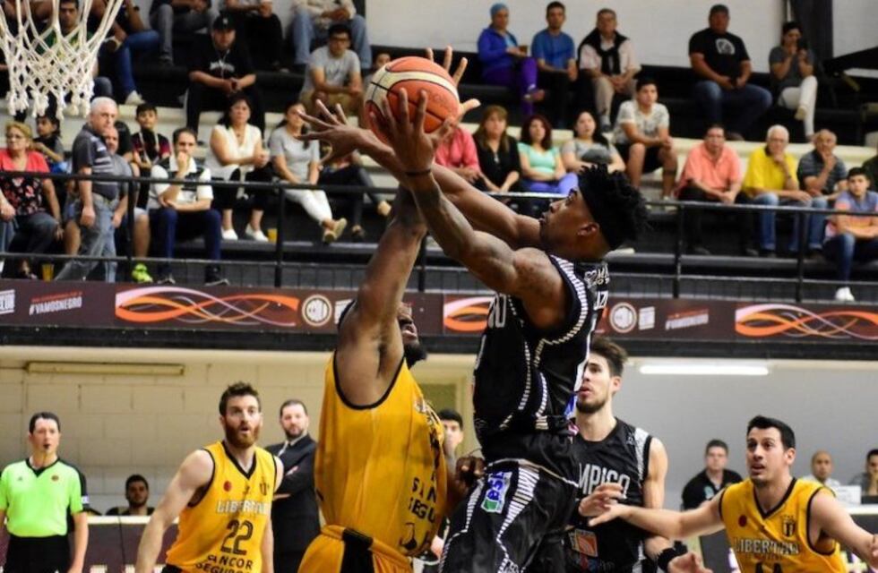 Olímpico aplastó a Libertad en el primer juego