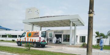El gobierno informó que, de 17 casos, 16 son asintomático y no aclaró el estado de uno\u002E Una imagen tomada en el Hospital de la Contingencia COVID 19 que funciona en el Interdistrital Evita causó preocupación y dudas acerca de los informes oficiales\u002E