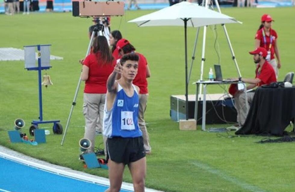 Atleta entrerriano rifa su reloj para poder comprarse zapatillas de competición