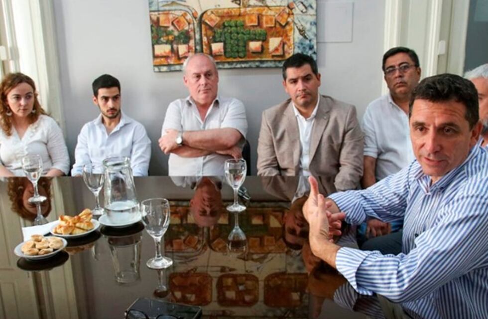 Funcionarios y supermercadistas analizaron los detalles de la Tarjeta Alimentaria