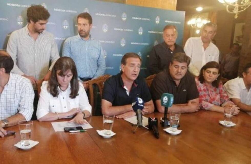 Mendoza suspende las clases, boliches y hasta las fiestas de casamientos y cumpleaños