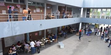 Entre oficialistas y opositores se repartieron los claustros estudiantiles de cuatro facultades\u002E