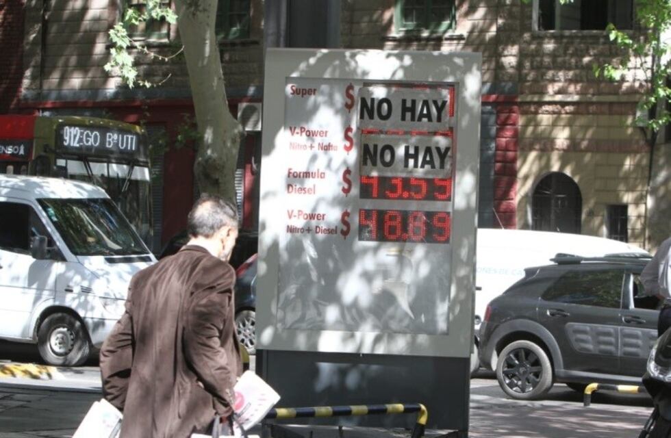 Falta combustible en estaciones de servicio de Mendoza