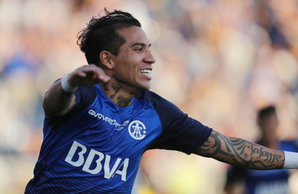 Dayro Moreno puso arriba a Talleres ante Palestino, por la clasificación