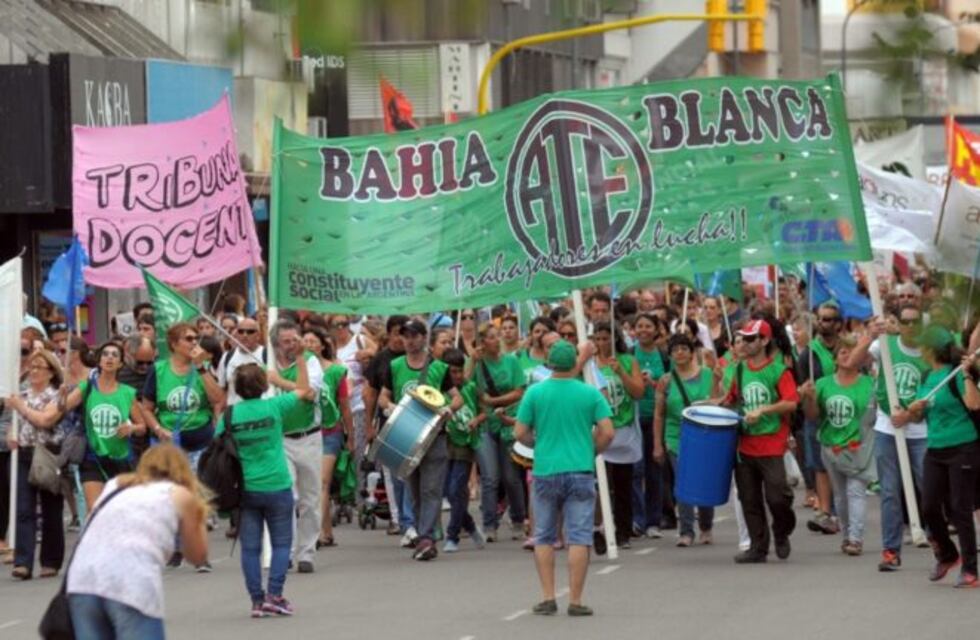 ATE denunció que se cayó el techo de un aula de un instituto de Bahía
