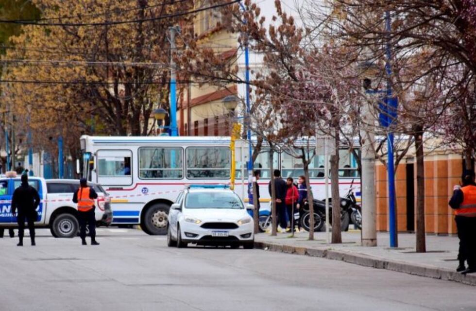 Realizaron la formulación de cargos a los autores de las falsas amenazas de bomba en Roca