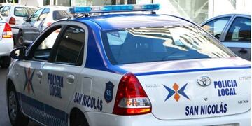 La policía detuvo a tres personas en dos domicilios de la ciudad\u002E (El Informante)