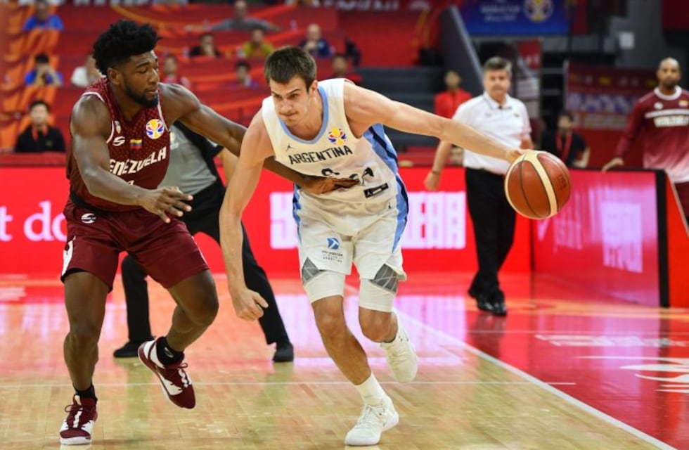 Brussino, la figura de la Selección de básquet que se mensajea con la Fiera Rodríguez