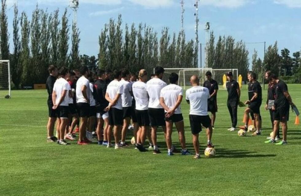 Lavallén busca alternativas frente a las lesiones para su debut en Colón