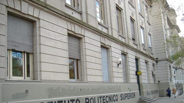 Las autoridades anunciaron la suspensión tras la denuncia penal\u002E (@Canal5deRosario)