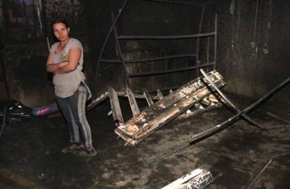 Vivían en un galpón prestado y perdieron todo en un incendio