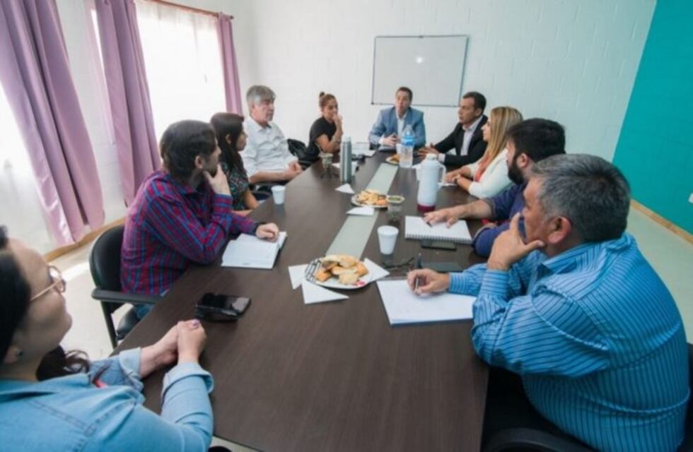 Maderna firma en Buenos Aires la primera etapa de la Central de Cargas