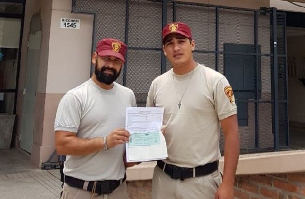 Agentes de la GUM encontraron y devolvieron un cheque de $100 mil